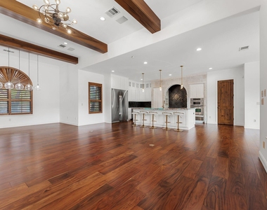 2633 Collingwood Dr - Photo Thumbnail 4