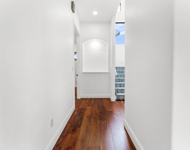 2633 Collingwood Dr - Photo Thumbnail 27