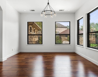 2633 Collingwood Dr - Photo Thumbnail 14