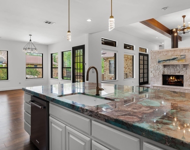 2633 Collingwood Dr - Photo Thumbnail 13