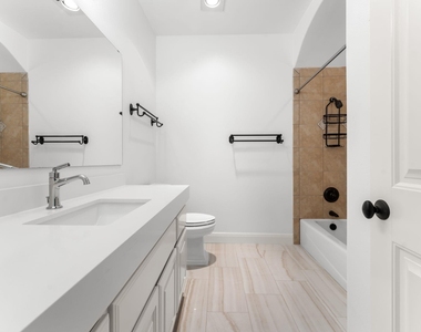 2633 Collingwood Dr - Photo Thumbnail 33