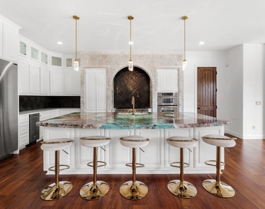 2633 Collingwood Dr - Photo Thumbnail 8