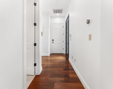 2633 Collingwood Dr - Photo Thumbnail 19