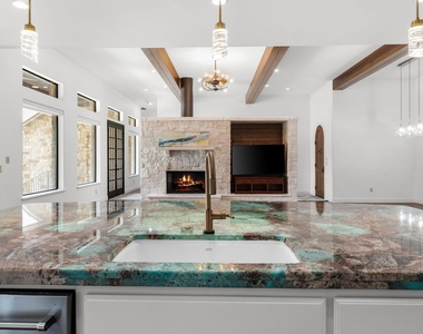 2633 Collingwood Dr - Photo Thumbnail 12