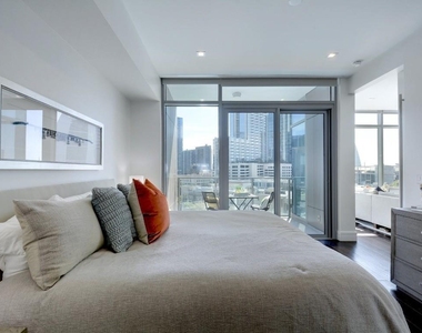 501 West Ave - Photo Thumbnail 12