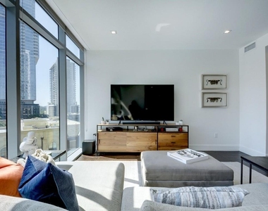 501 West Ave - Photo Thumbnail 1