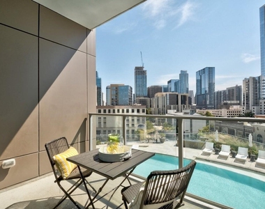 501 West Ave - Photo Thumbnail 18