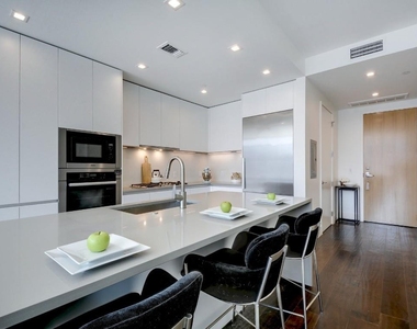 501 West Ave - Photo Thumbnail 6