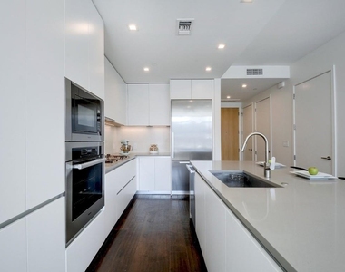 501 West Ave - Photo Thumbnail 9