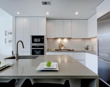 501 West Ave - Photo Thumbnail 7