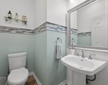 1207 Lakeway Dr - Photo Thumbnail 29