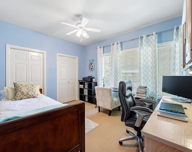 1207 Lakeway Dr - Photo Thumbnail 24
