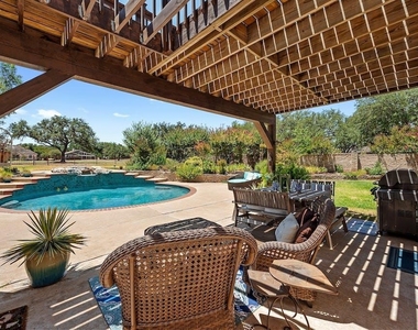 1207 Lakeway Dr - Photo Thumbnail 31