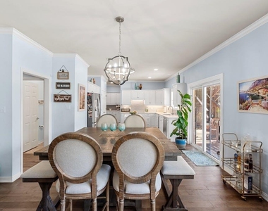1207 Lakeway Dr - Photo Thumbnail 7
