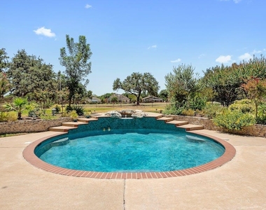 1207 Lakeway Dr - Photo Thumbnail 33