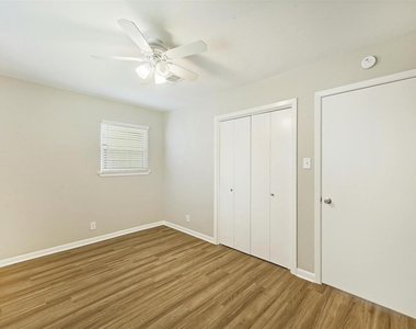 8527 Maine Dr - Photo Thumbnail 19