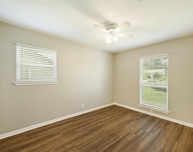 8527 Maine Dr - Photo Thumbnail 15
