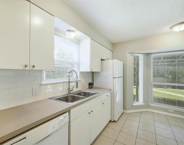 8527 Maine Dr - Photo Thumbnail 11