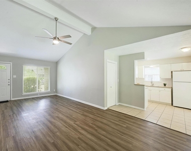 8527 Maine Dr - Photo Thumbnail 12