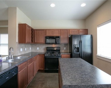 4528 Credo Ln - Photo Thumbnail 6