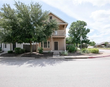 4528 Credo Ln - Photo Thumbnail 3