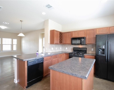 4528 Credo Ln - Photo Thumbnail 7