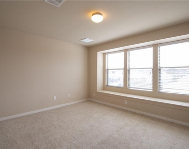 4528 Credo Ln - Photo Thumbnail 11
