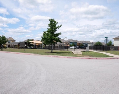 4528 Credo Ln - Photo Thumbnail 25