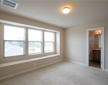 4528 Credo Ln - Photo Thumbnail 12