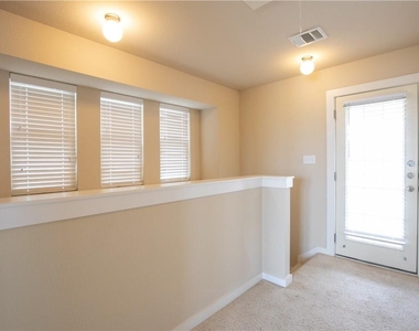 4528 Credo Ln - Photo Thumbnail 10