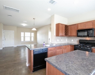4528 Credo Ln - Photo Thumbnail 8