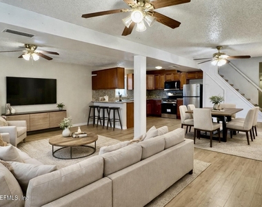 2057 Glen Gardner Drive - Photo Thumbnail 6
