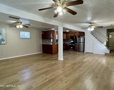 2057 Glen Gardner Drive - Photo Thumbnail 5