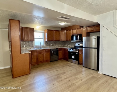 2057 Glen Gardner Drive - Photo Thumbnail 7