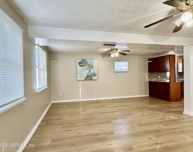 2057 Glen Gardner Drive - Photo Thumbnail 2