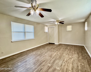 2057 Glen Gardner Drive - Photo Thumbnail 9