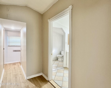 2057 Glen Gardner Drive - Photo Thumbnail 15