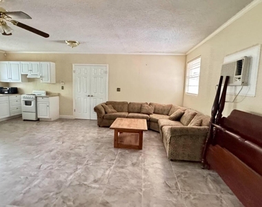 5557 Floral Avenue - Photo Thumbnail 10