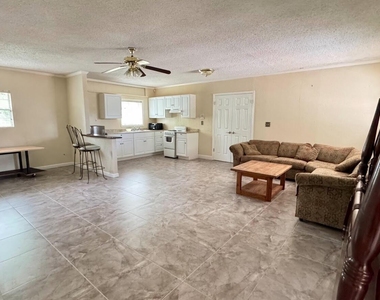 5557 Floral Avenue - Photo Thumbnail 9