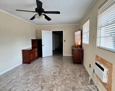 5557 Floral Avenue - Photo Thumbnail 15