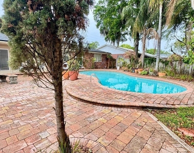 5557 Floral Avenue - Photo Thumbnail 19