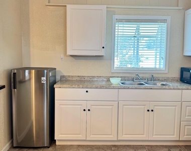 5557 Floral Avenue - Photo Thumbnail 17