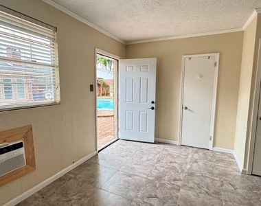 5557 Floral Avenue - Photo Thumbnail 16