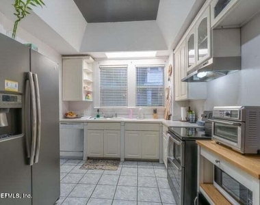 440 E 6th Street - Photo Thumbnail 10