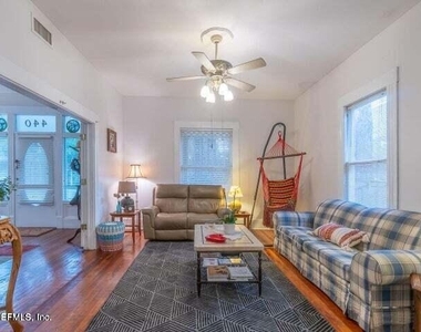 440 E 6th Street - Photo Thumbnail 5