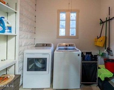 440 E 6th Street - Photo Thumbnail 11
