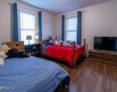 440 E 6th Street - Photo Thumbnail 18