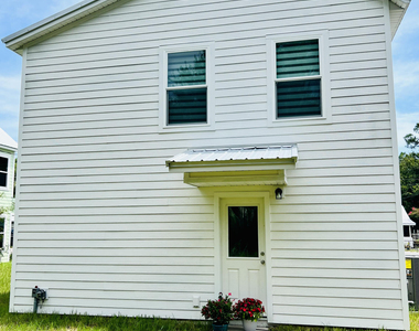 535 S Woodlawn Street - Photo Thumbnail 18