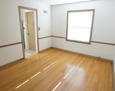 1229 Middlebury Lane - Photo Thumbnail 6