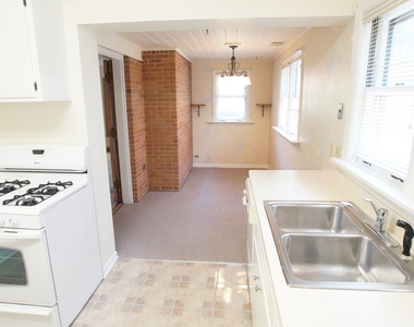 1229 Middlebury Lane - Photo Thumbnail 12
